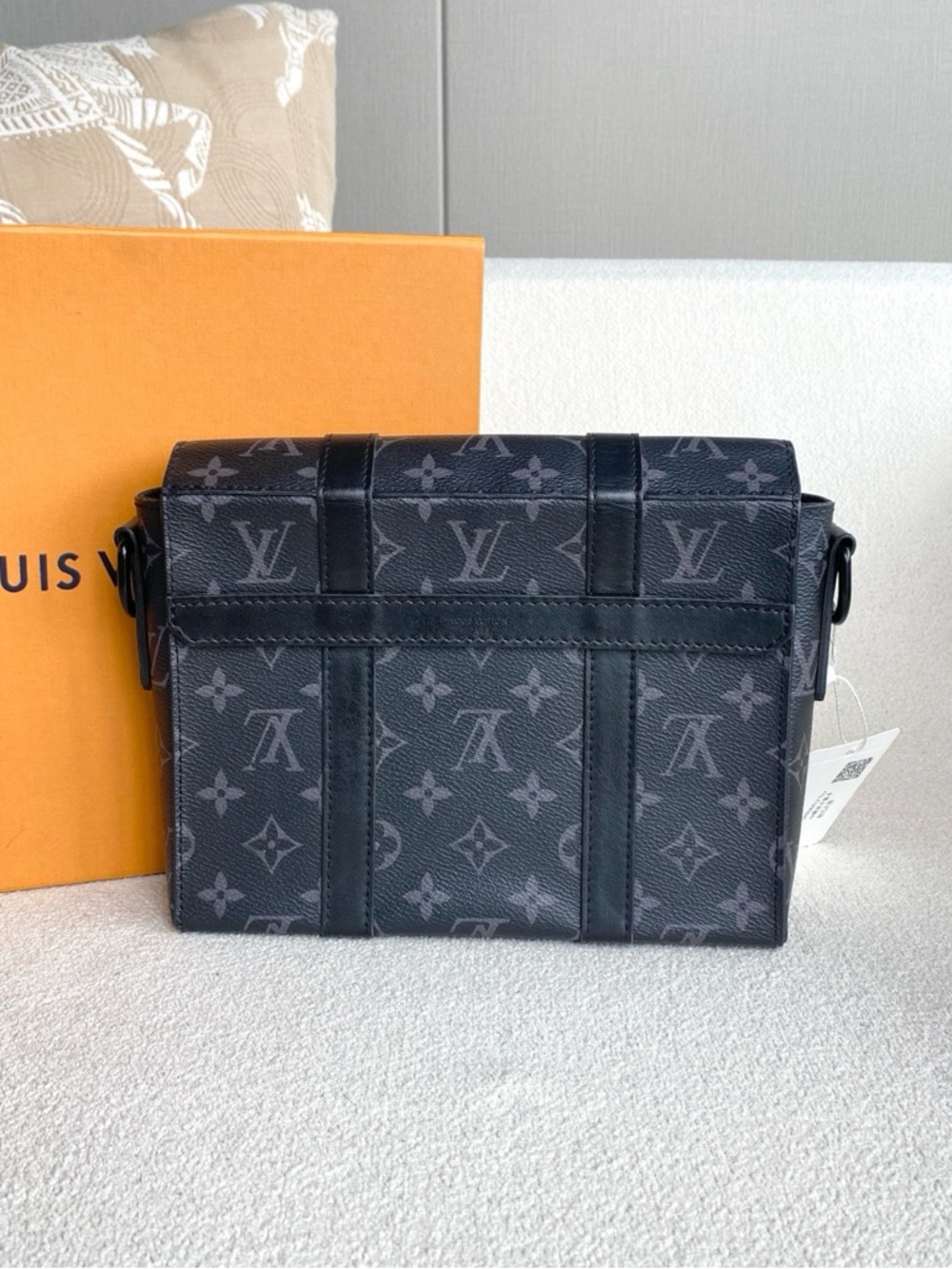 Louis Vuitton | Trunk Black Monogram Shadow | Excellent Condition |Crossbody - Picture 4 of 9